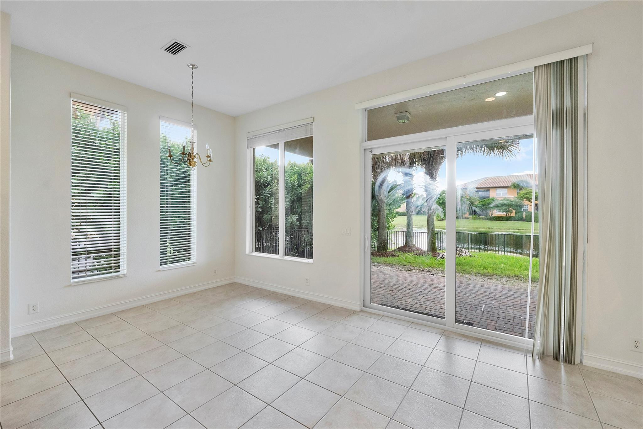 8215 NW 125th Lane