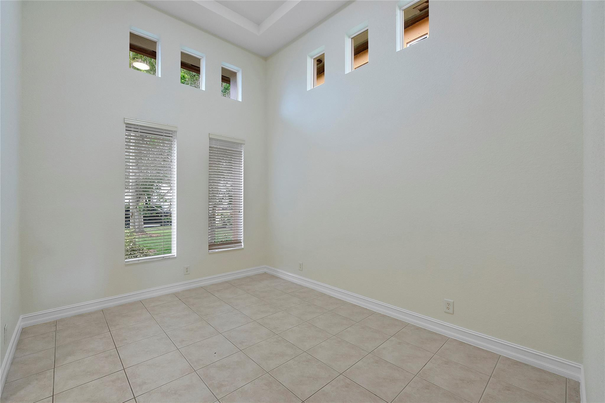 8215 NW 125th Lane