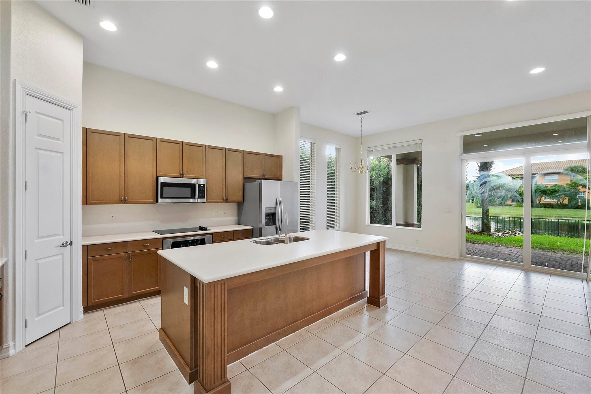8215 NW 125th Lane