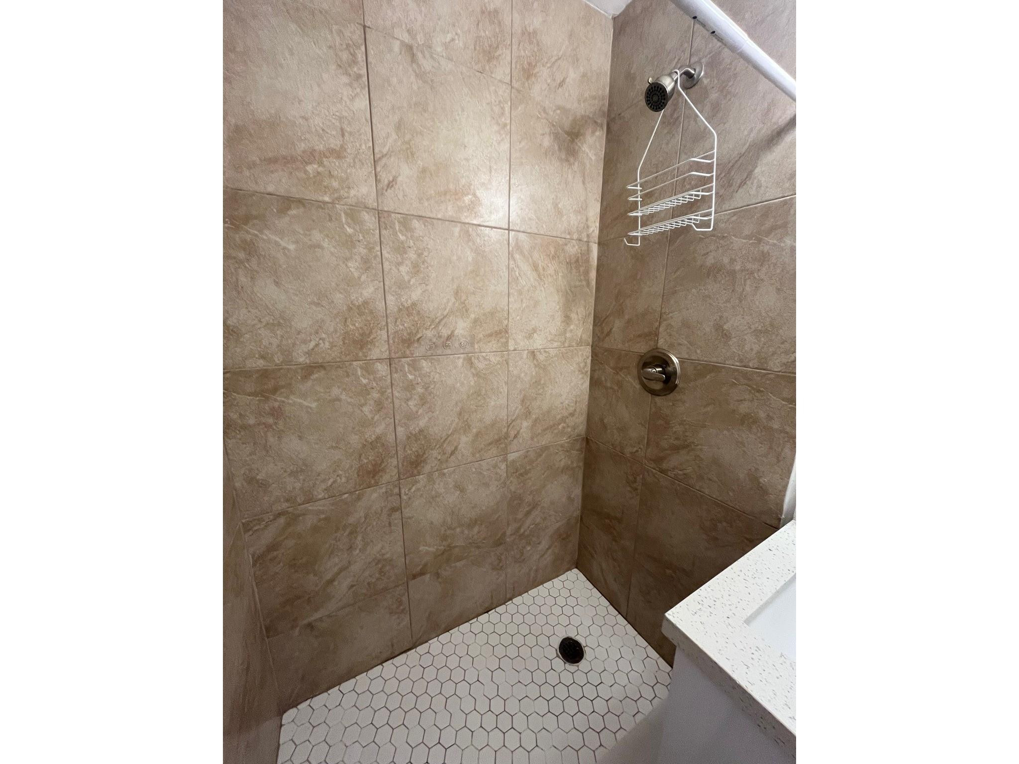 2300 NW 6th Street 8