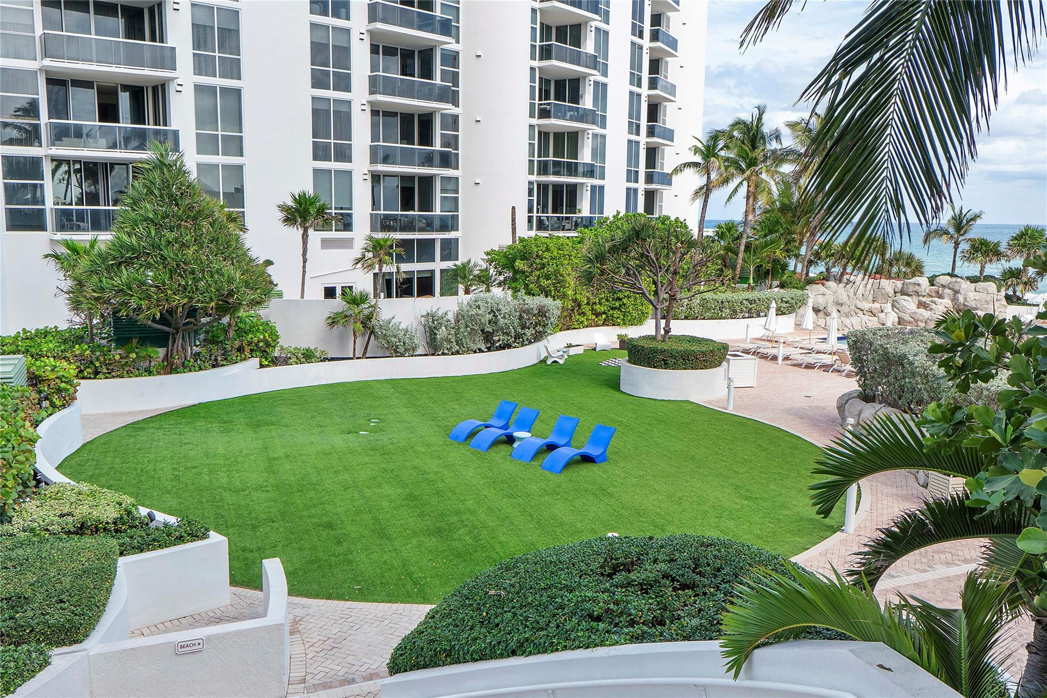 18001 Collins Avenue 2806