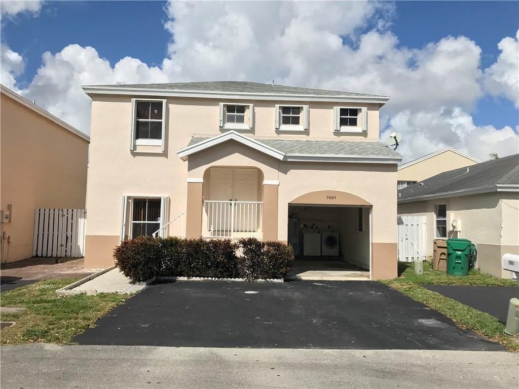 7061 SW 41st Place