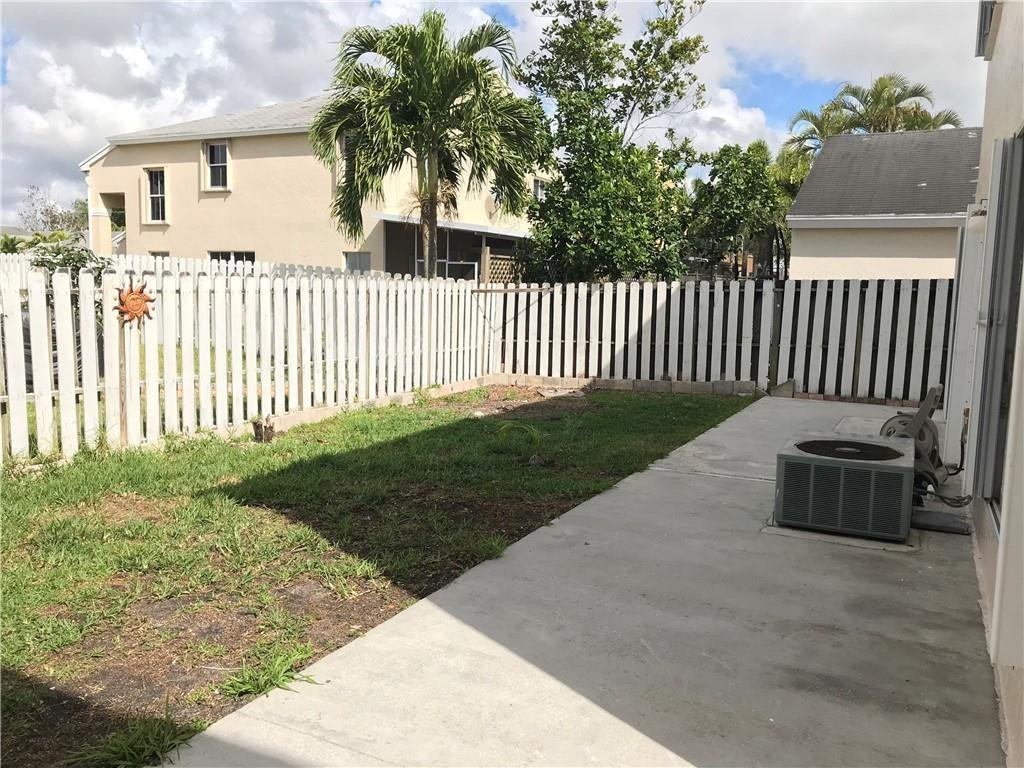 7061 SW 41st Place