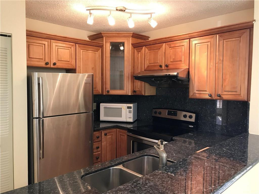 7061 SW 41st Place