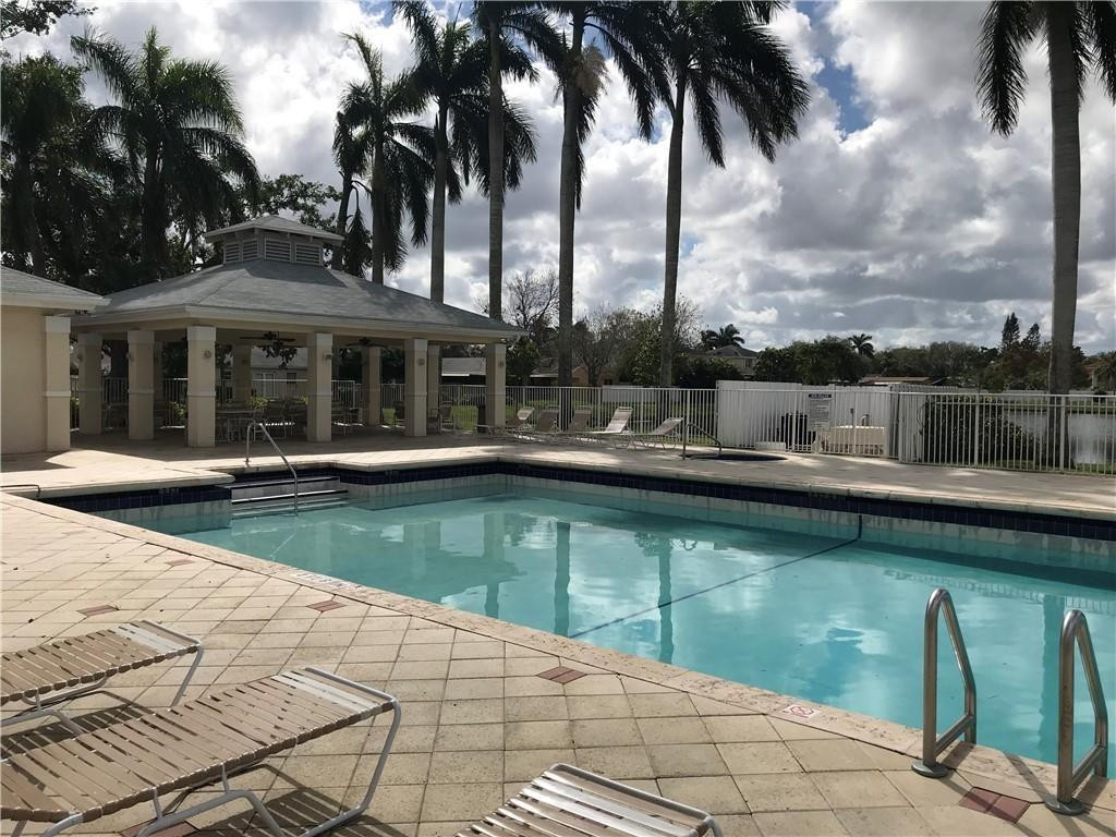 7061 SW 41st Place