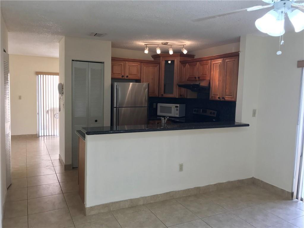 7061 SW 41st Place