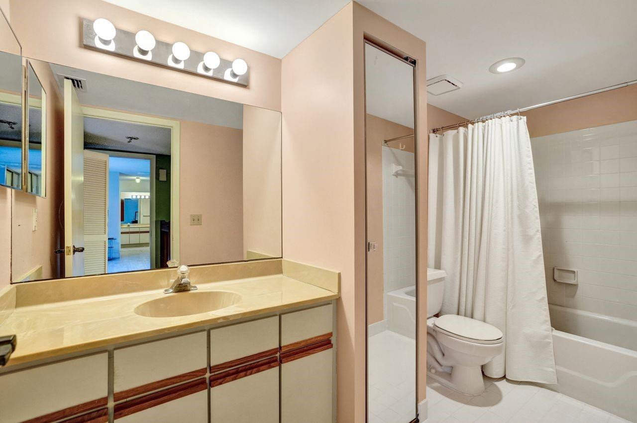 8339 S Coral Circle 8339