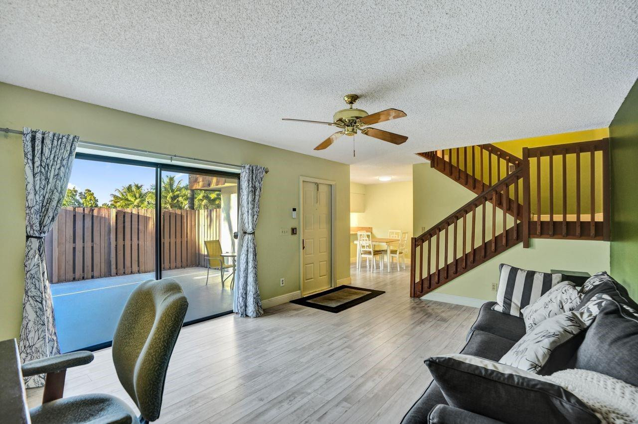 8339 S Coral Circle 8339