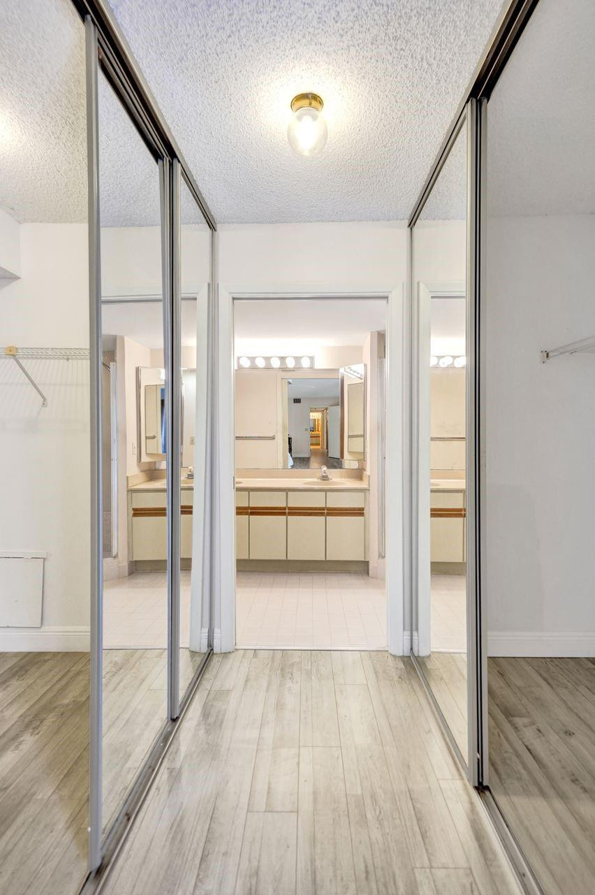 8339 S Coral Circle 8339