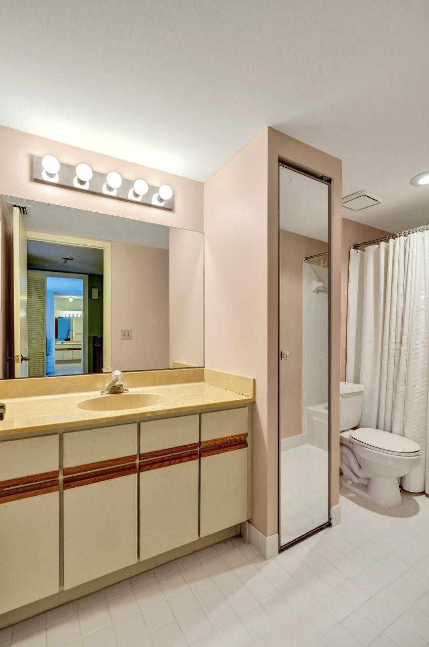 8339 S Coral Circle 8339