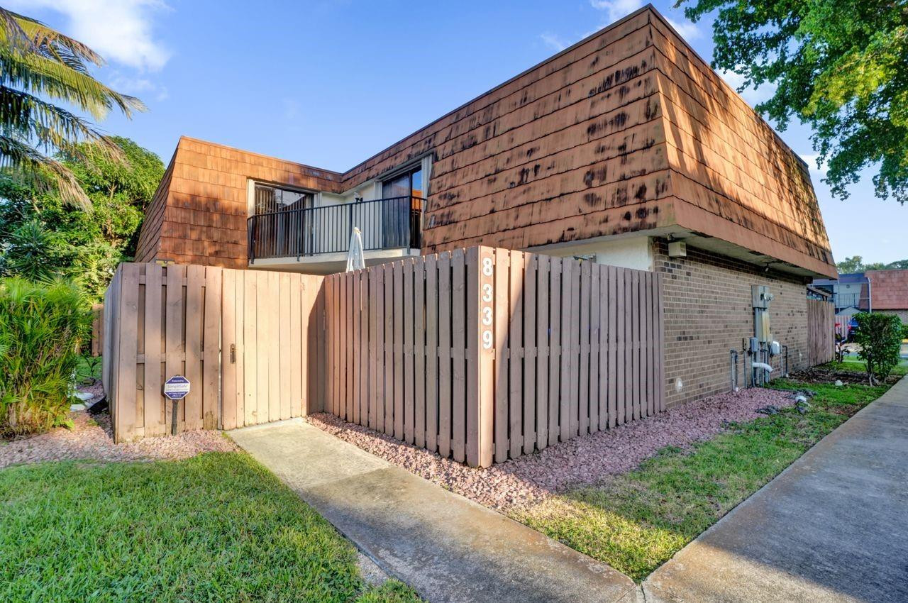 8339 S Coral Circle 8339
