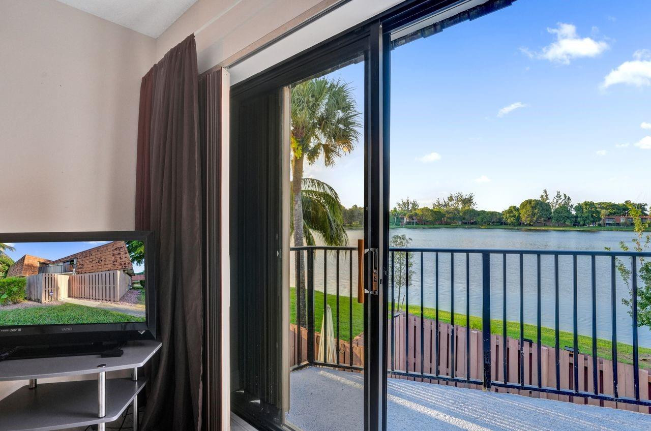 8339 S Coral Circle 8339