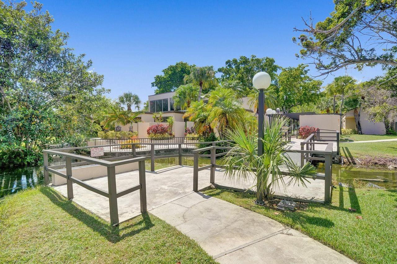 8339 S Coral Circle 8339