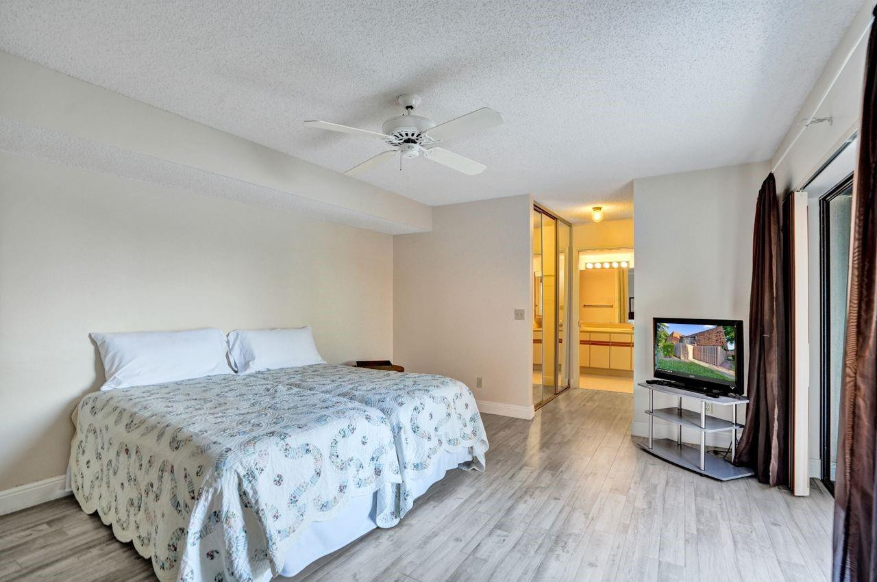 8339 S Coral Circle 8339
