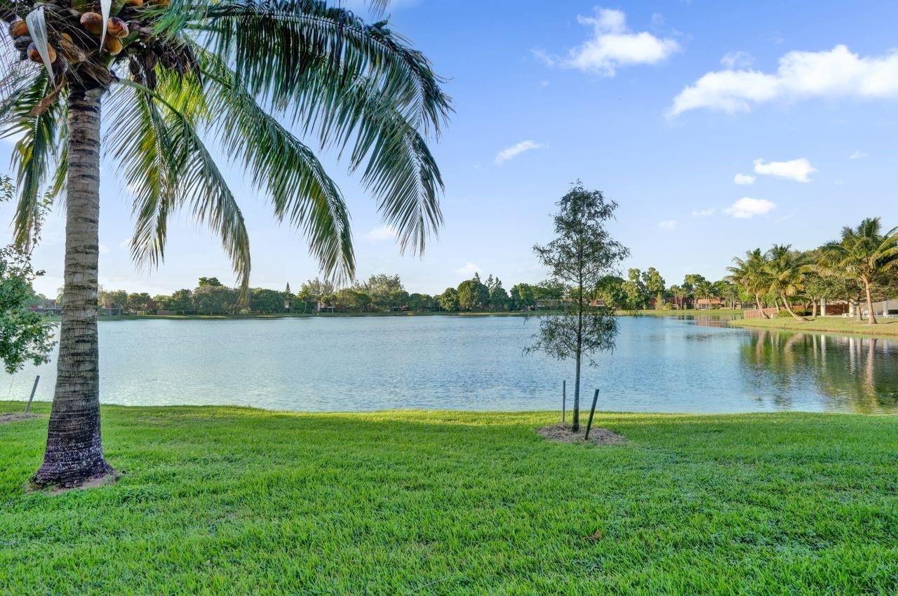 8339 S Coral Circle 8339