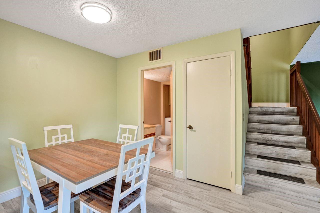 8339 S Coral Circle 8339