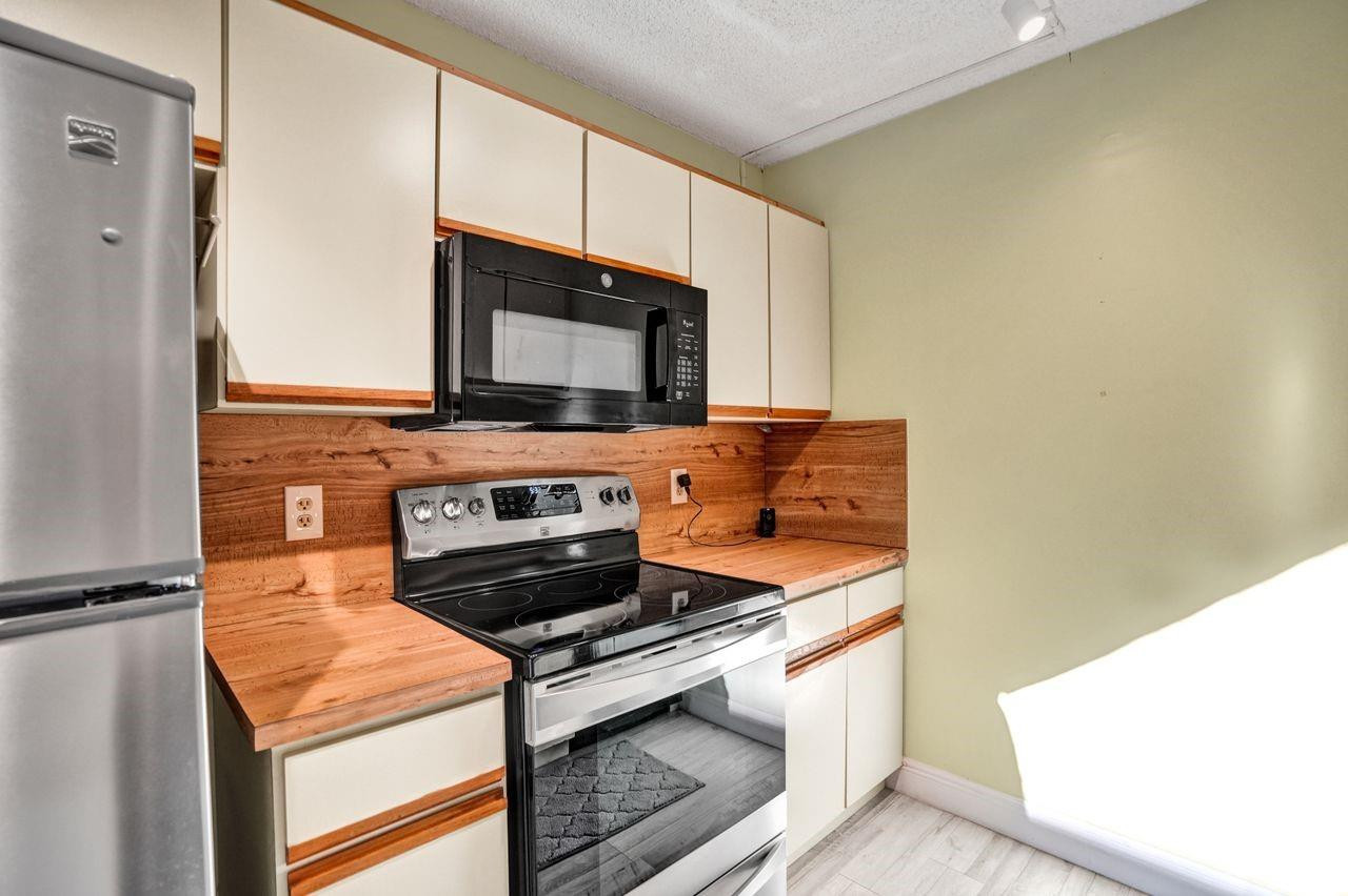 8339 S Coral Circle 8339