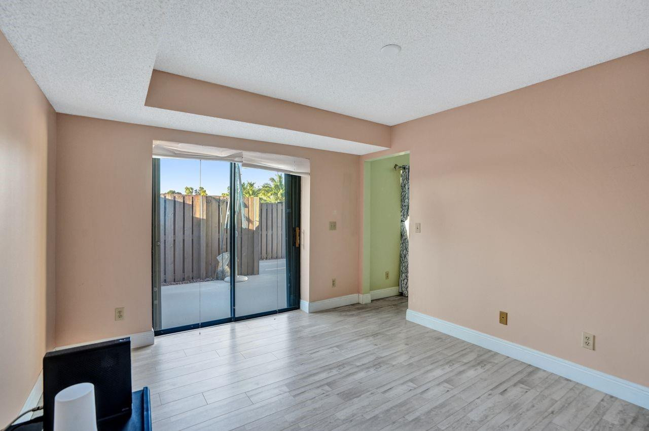 8339 S Coral Circle 8339