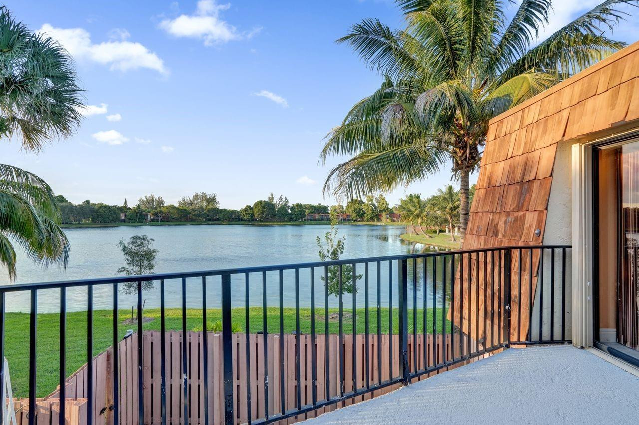 8339 S Coral Circle 8339