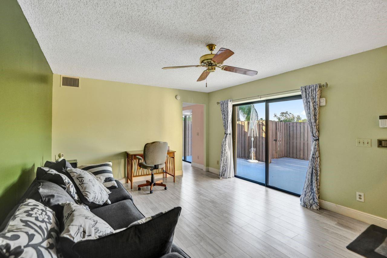 8339 S Coral Circle 8339