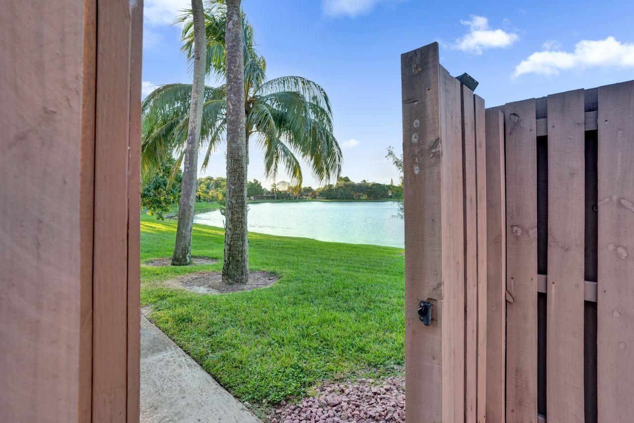 8339 S Coral Circle 8339