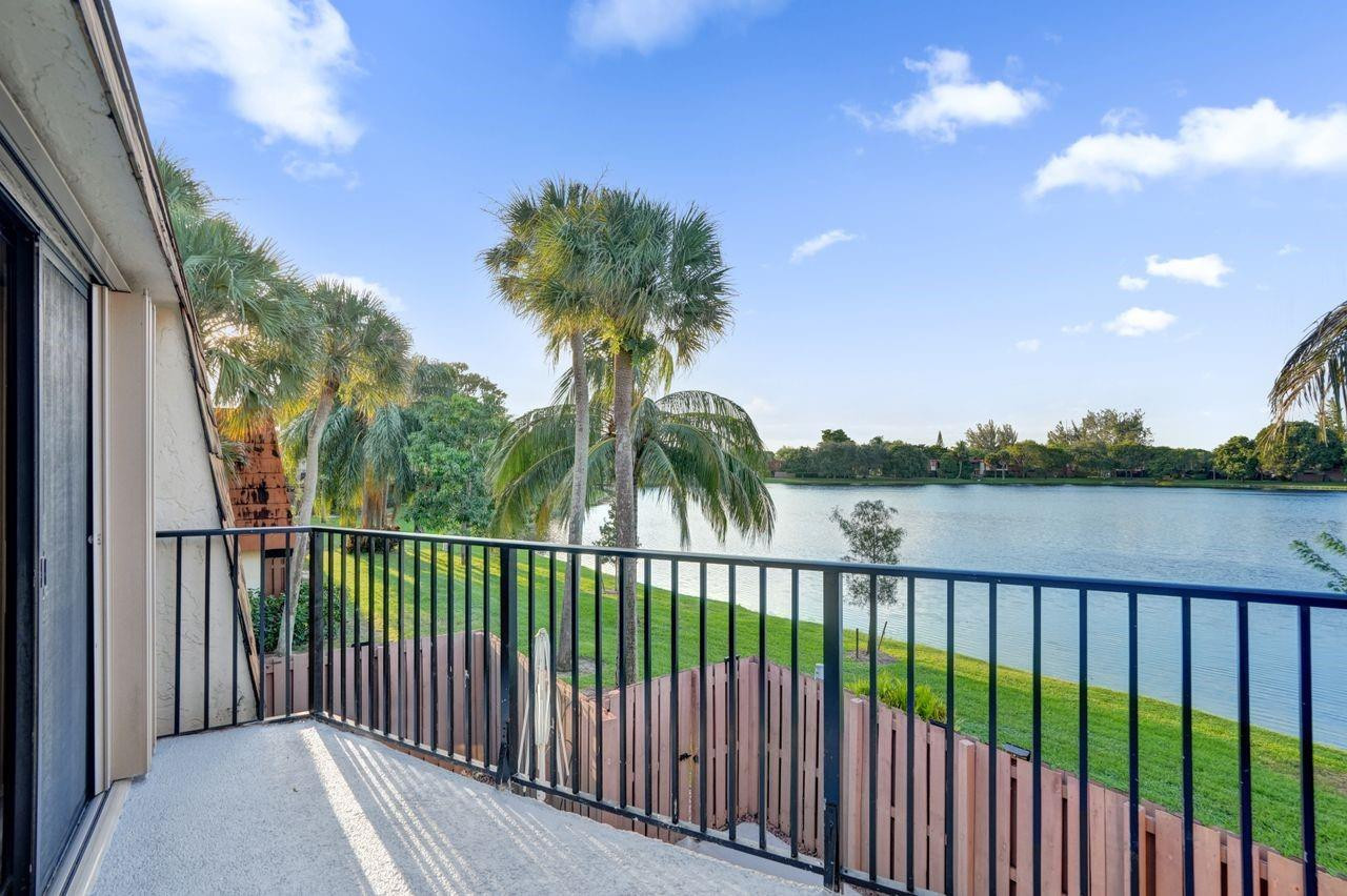 8339 S Coral Circle 8339