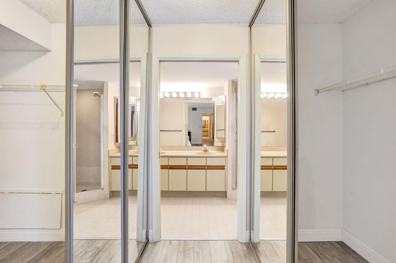 8339 S Coral Circle 8339