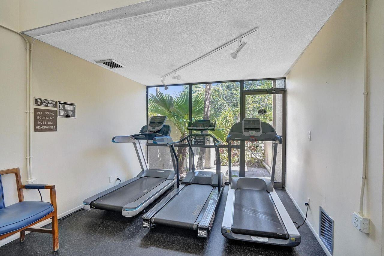 8339 S Coral Circle 8339