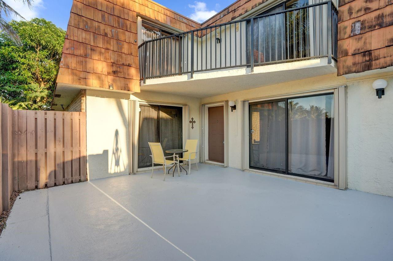 8339 S Coral Circle 8339