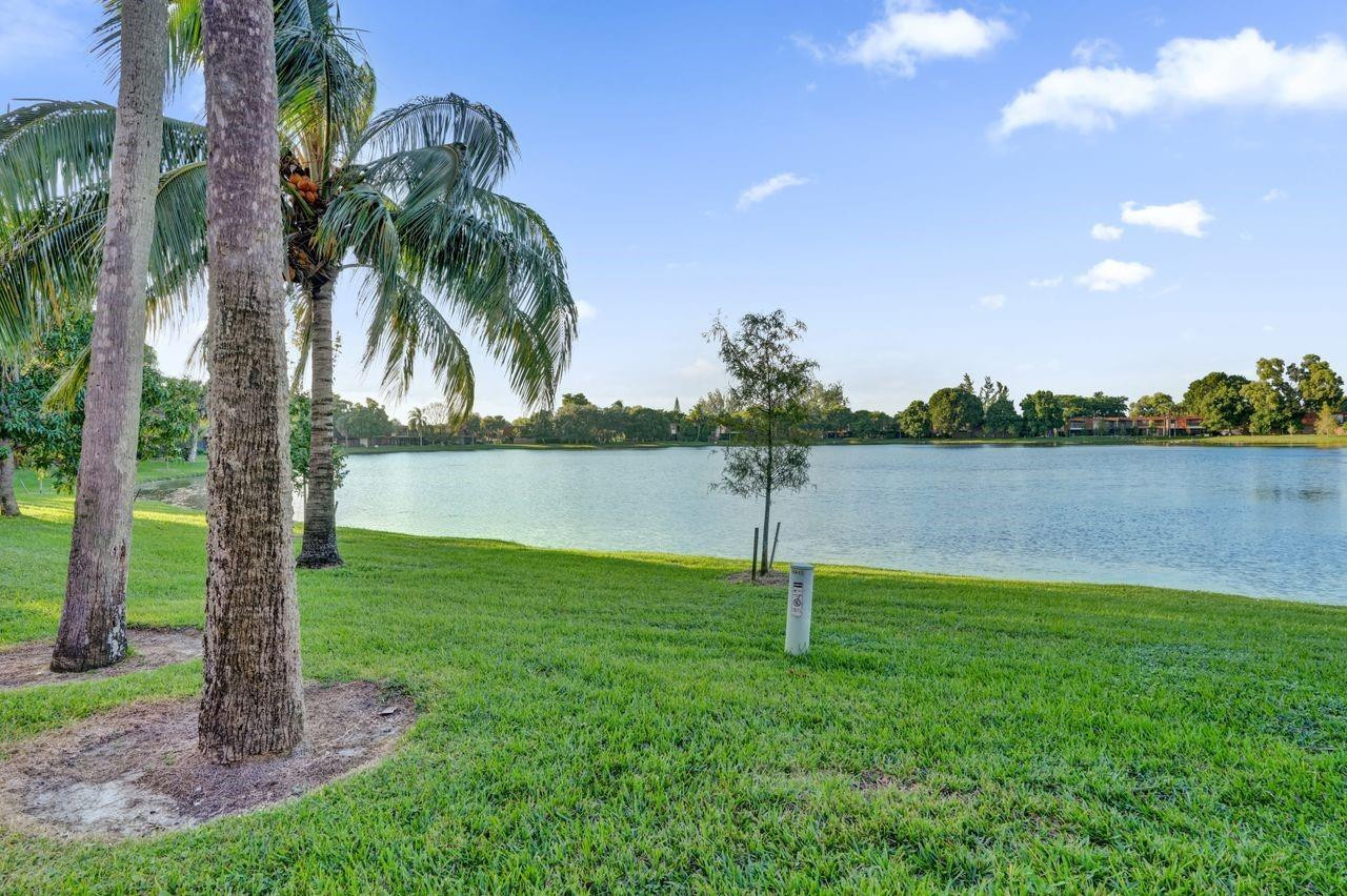 8339 S Coral Circle 8339