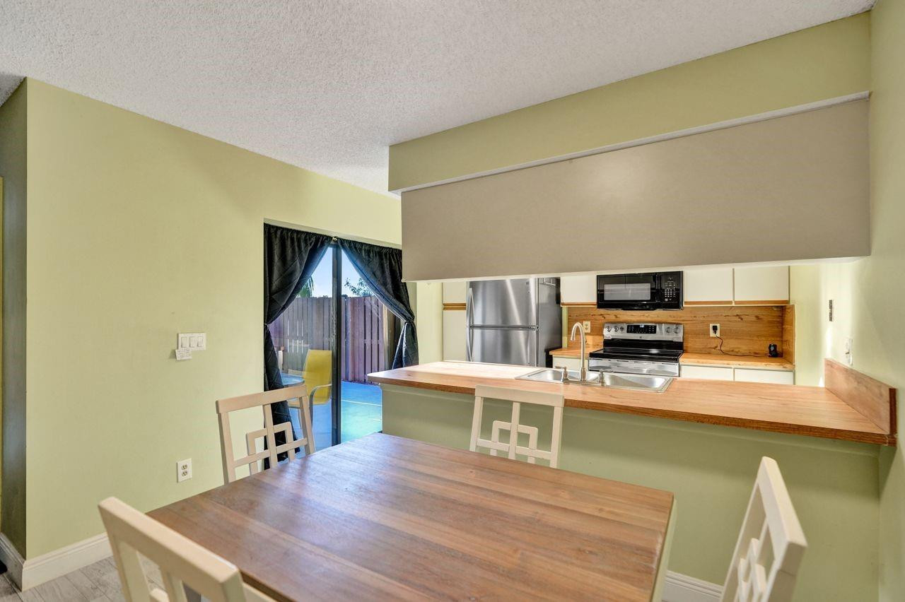 8339 S Coral Circle 8339