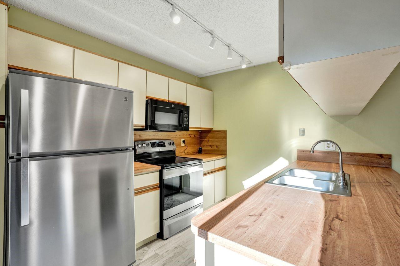 8339 S Coral Circle 8339