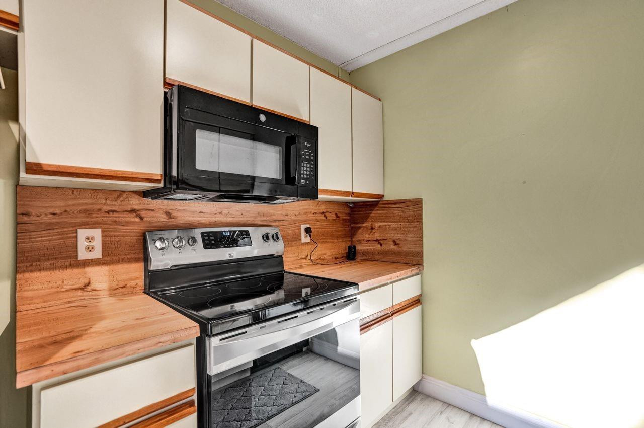 8339 S Coral Circle 8339