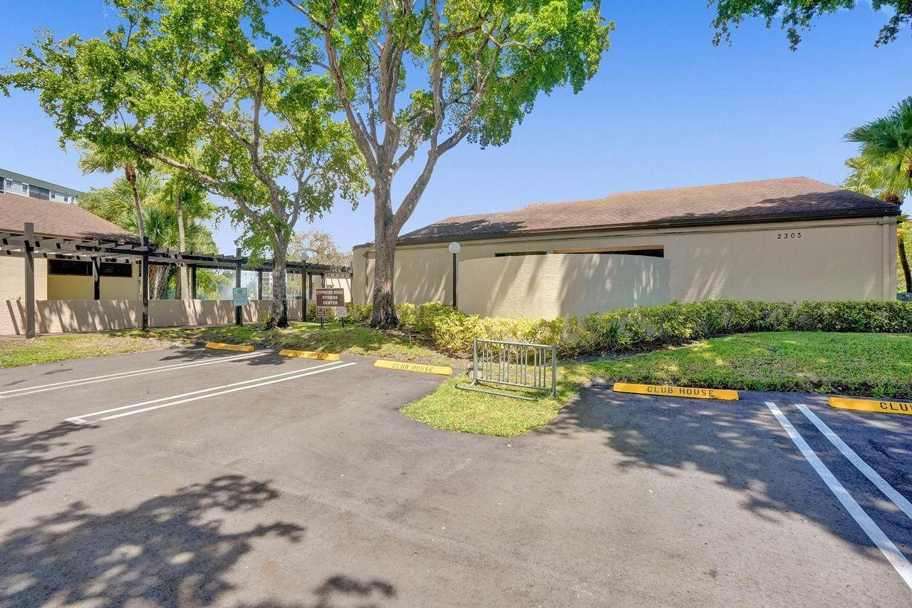 8339 S Coral Circle 8339