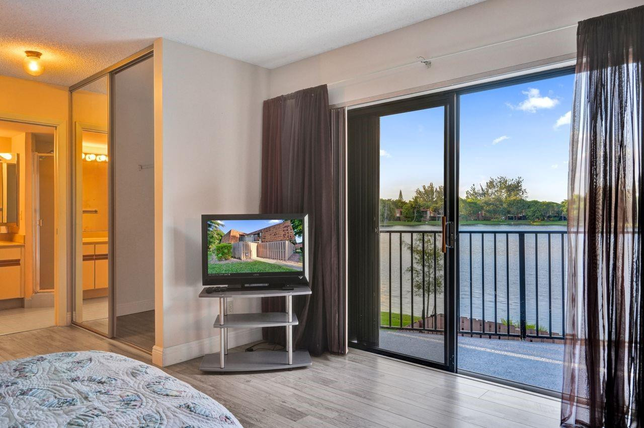 8339 S Coral Circle 8339