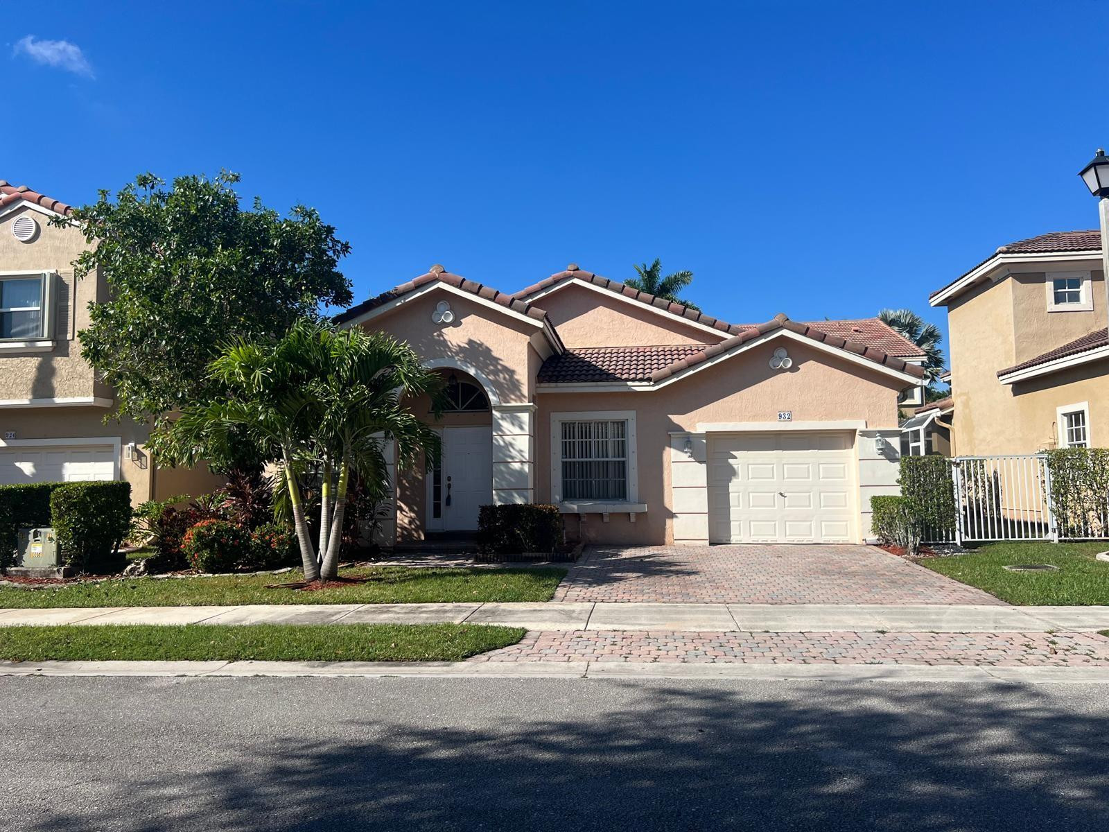 932 NW 126th Terrace