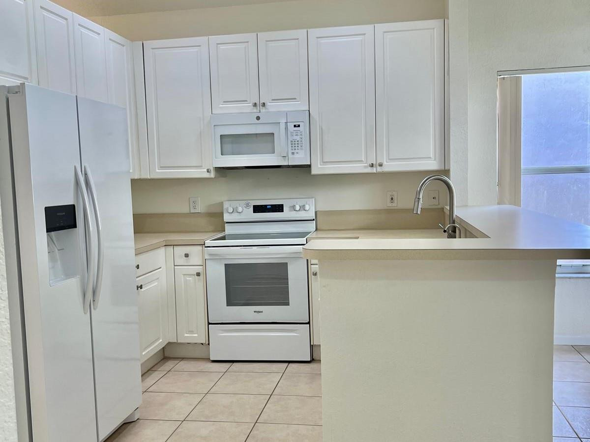 932 NW 126th Terrace