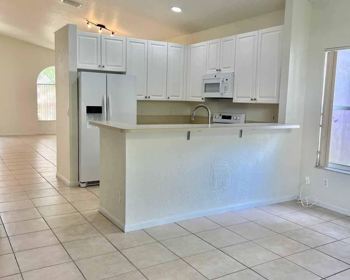 932 NW 126th Terrace