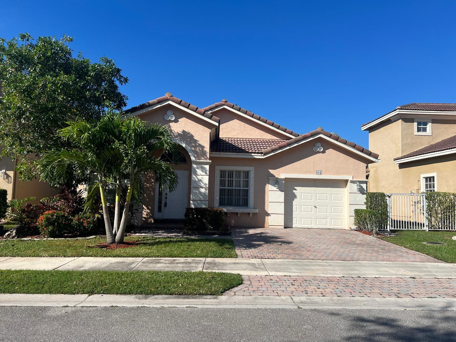 932 NW 126th Terrace