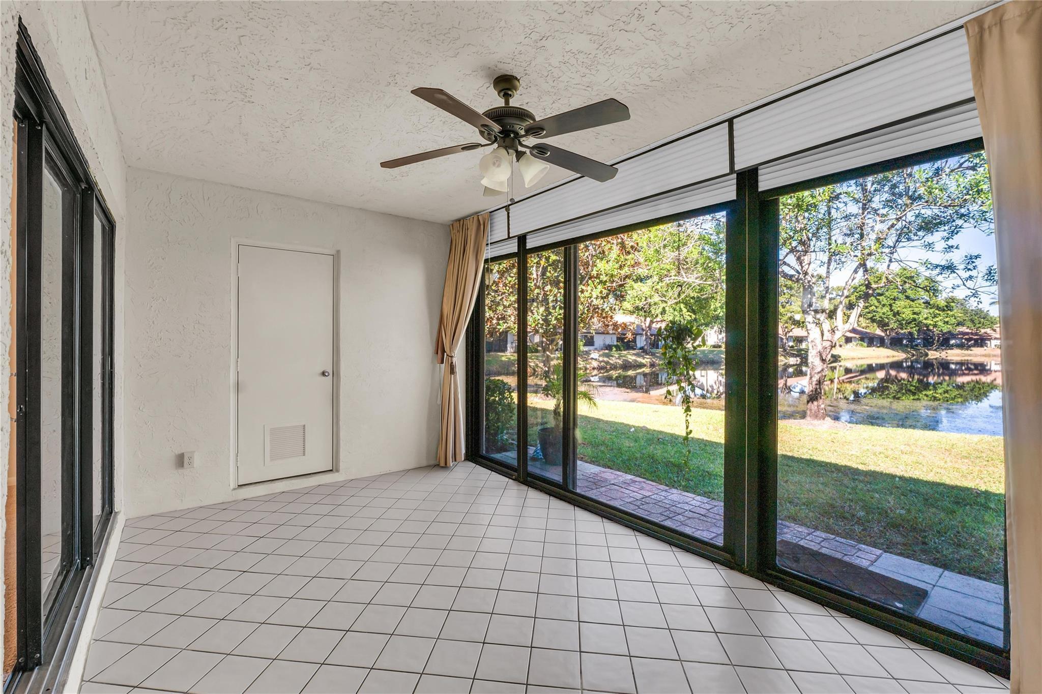 3246 Carambola Circle S 3246