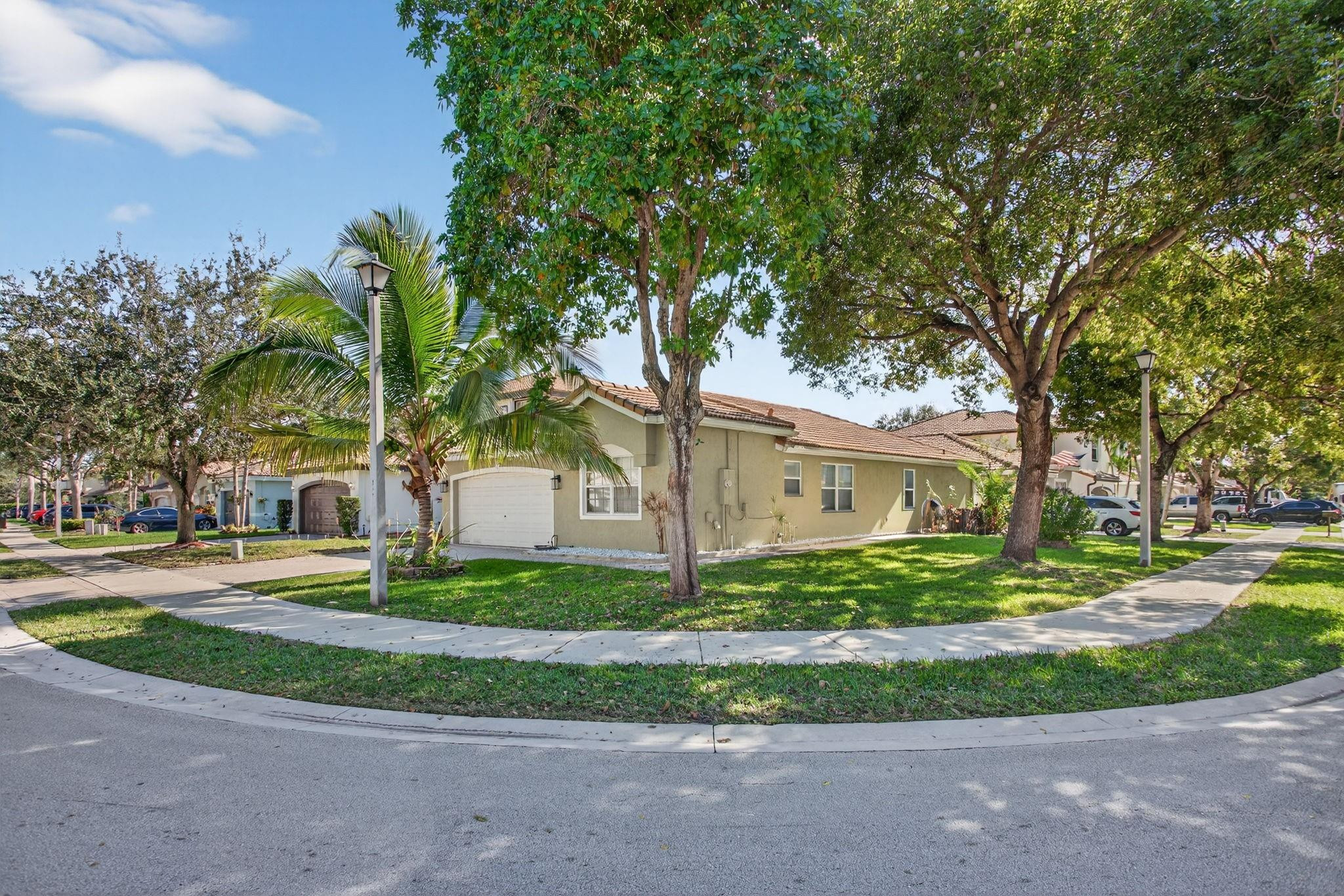 4064 Crescent Creek Drive