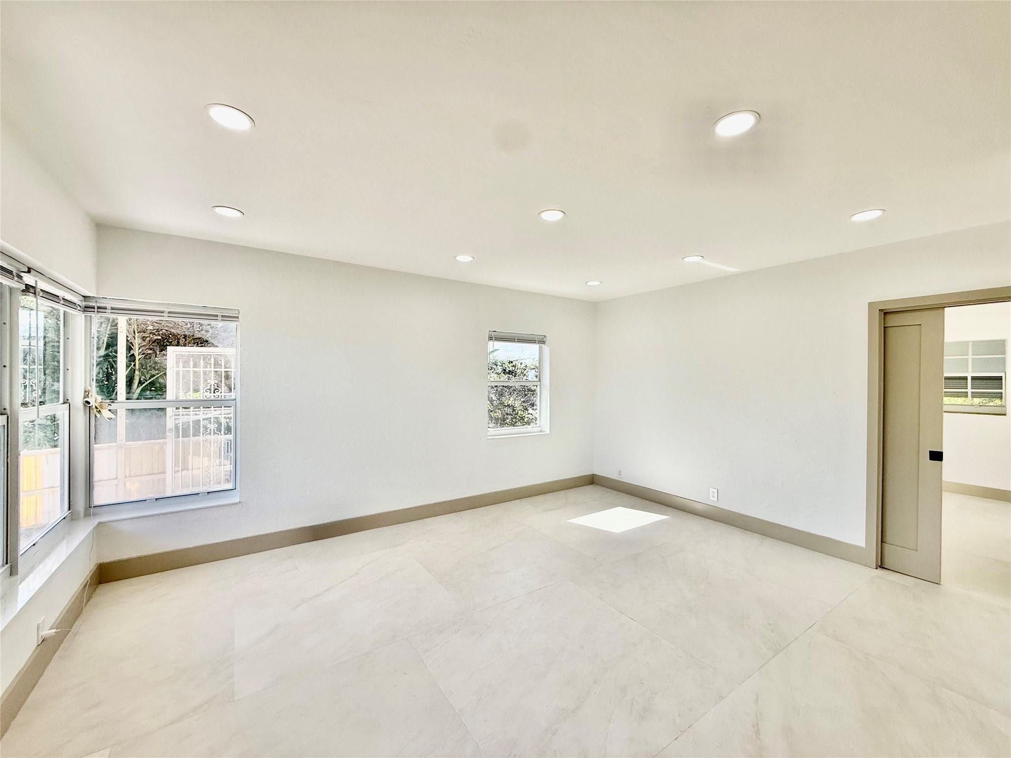 1400 SE 7th Avenue 4