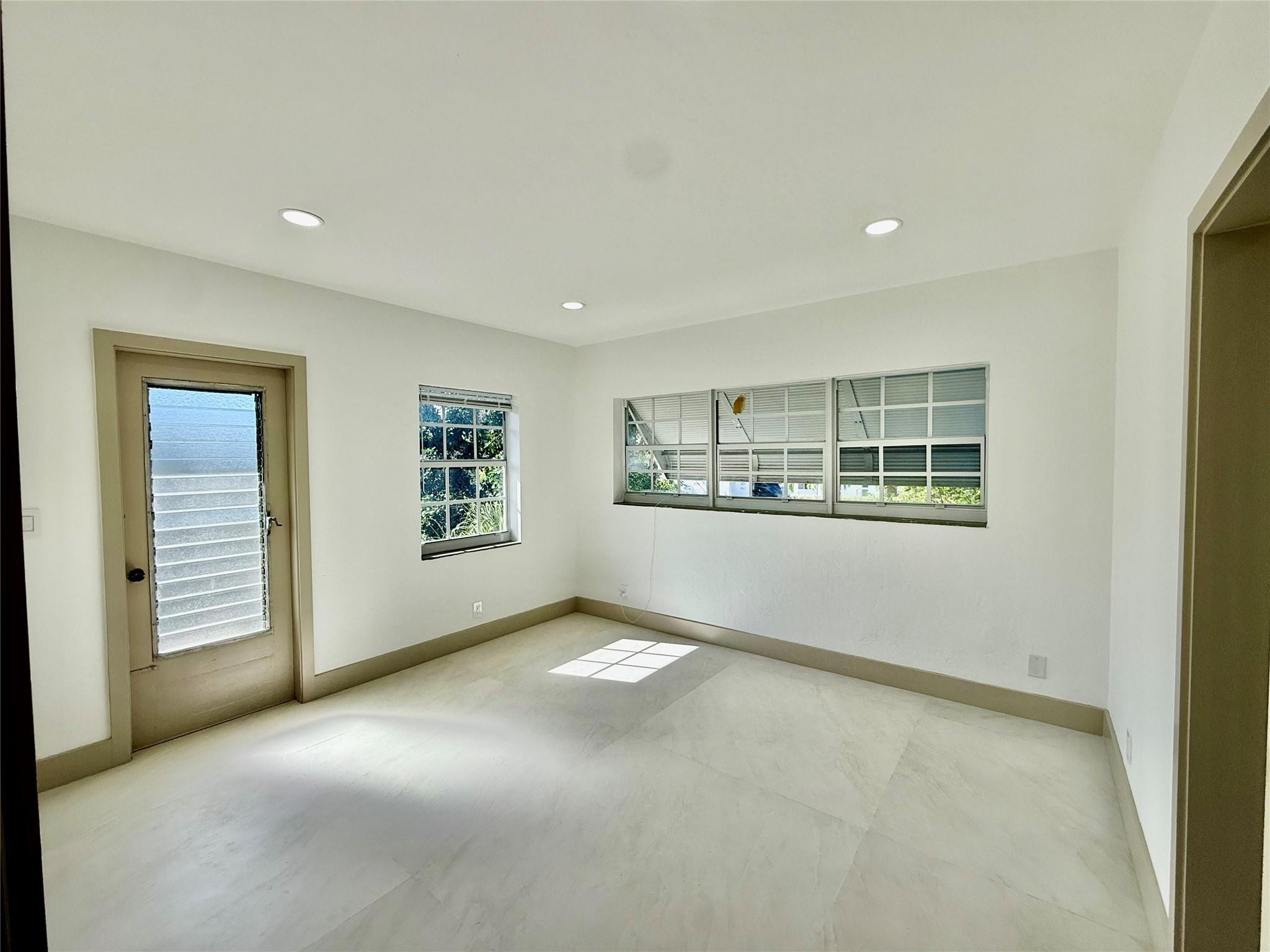1400 SE 7th Avenue 4