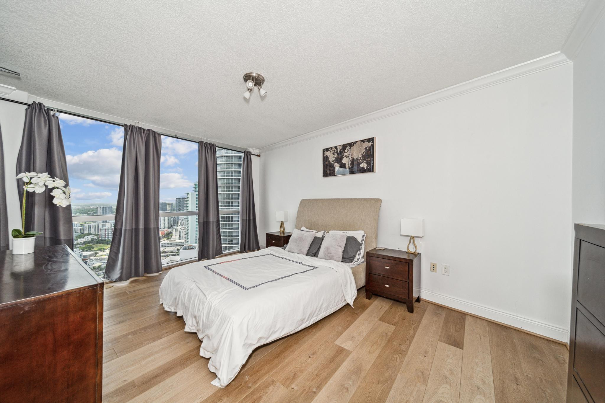 1750 N Bayshore Drive 4315