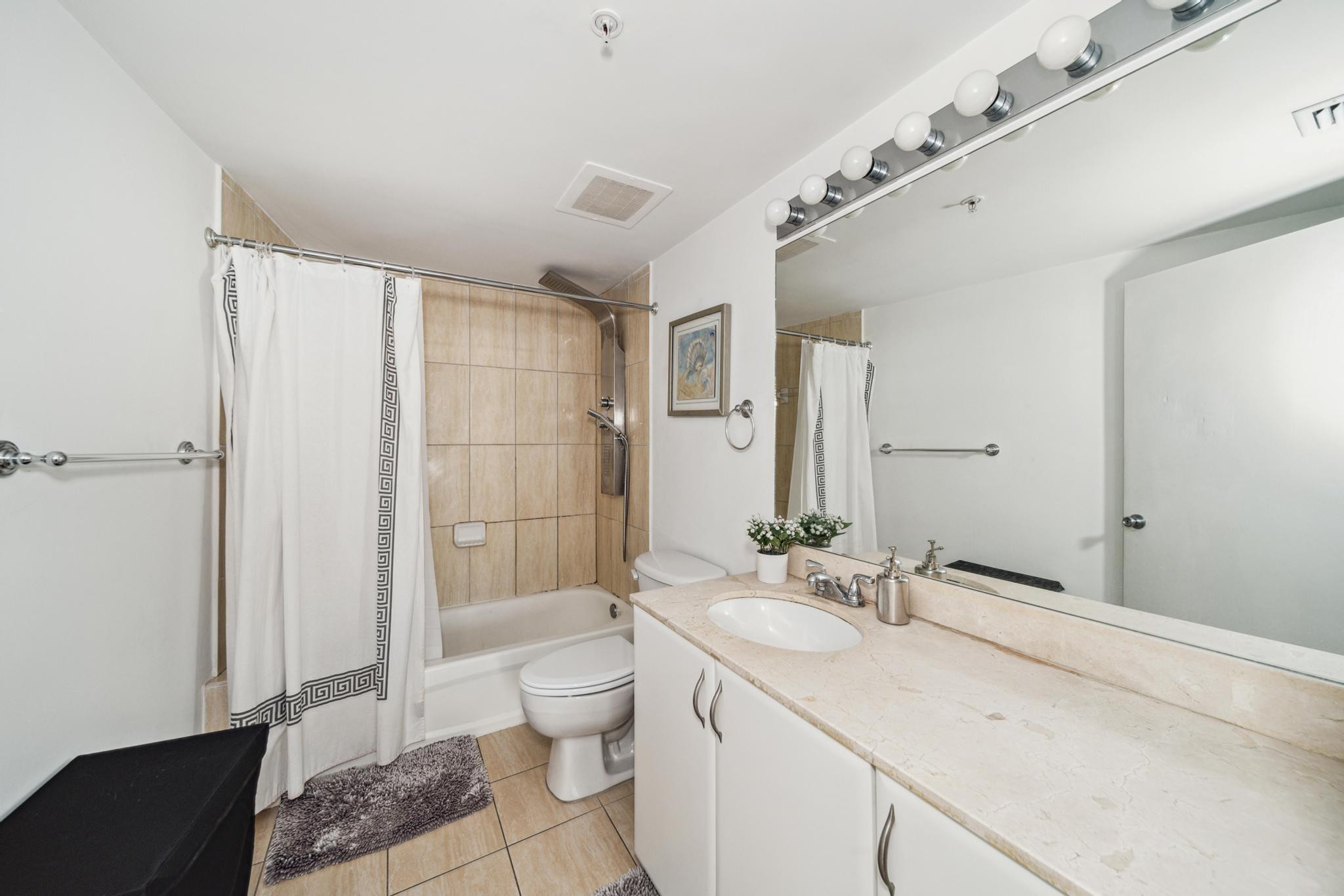 1750 N Bayshore Drive 4315