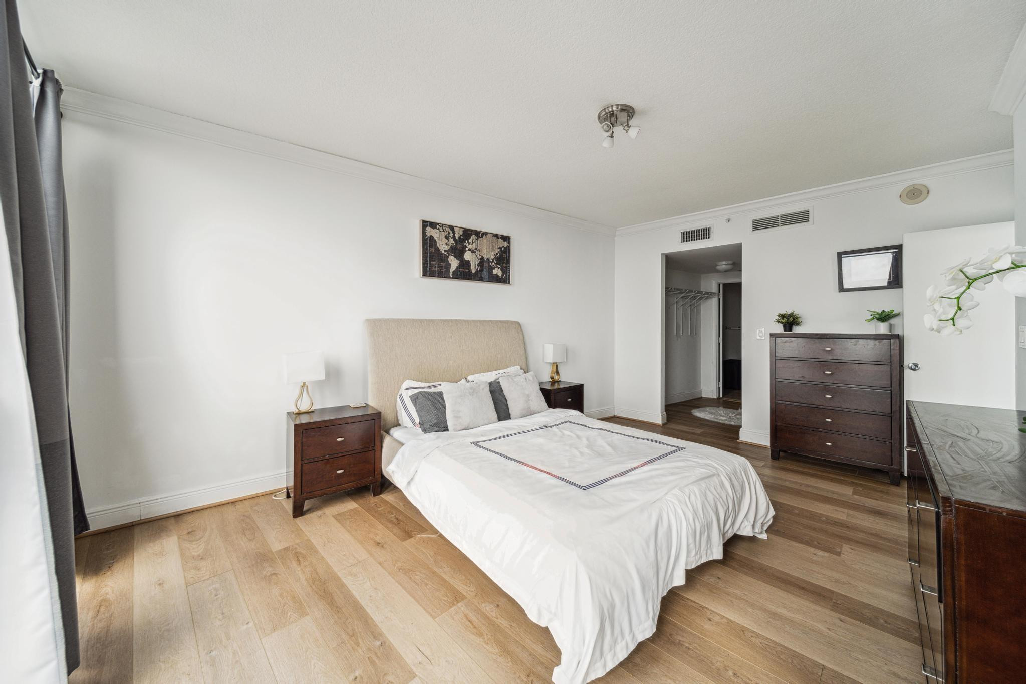1750 N Bayshore Drive 4315