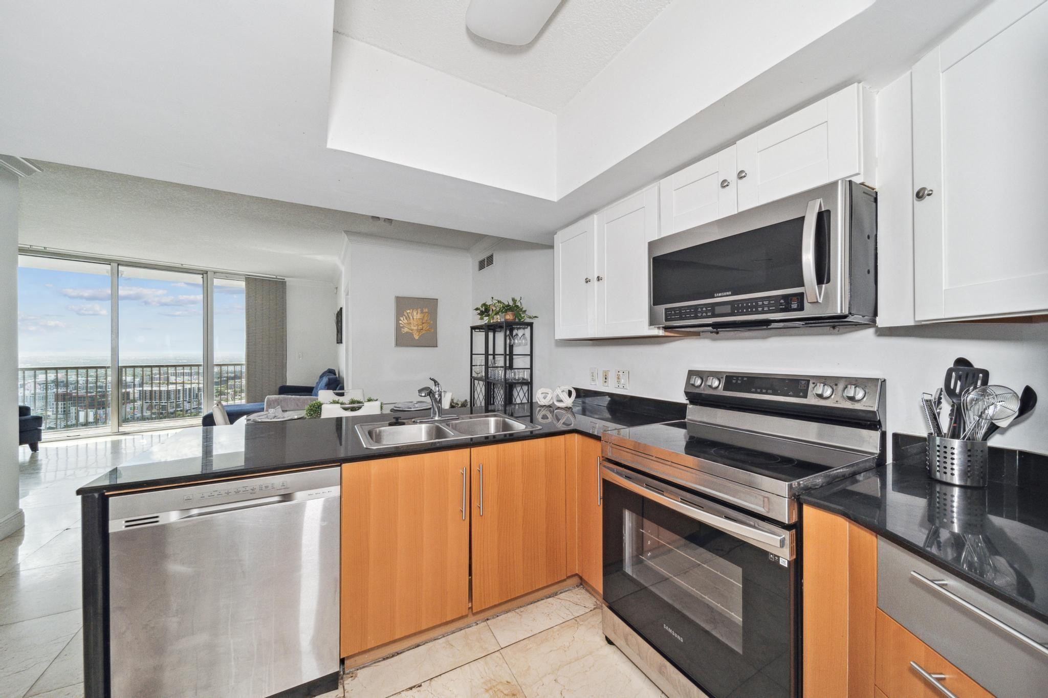 1750 N Bayshore Drive 4315