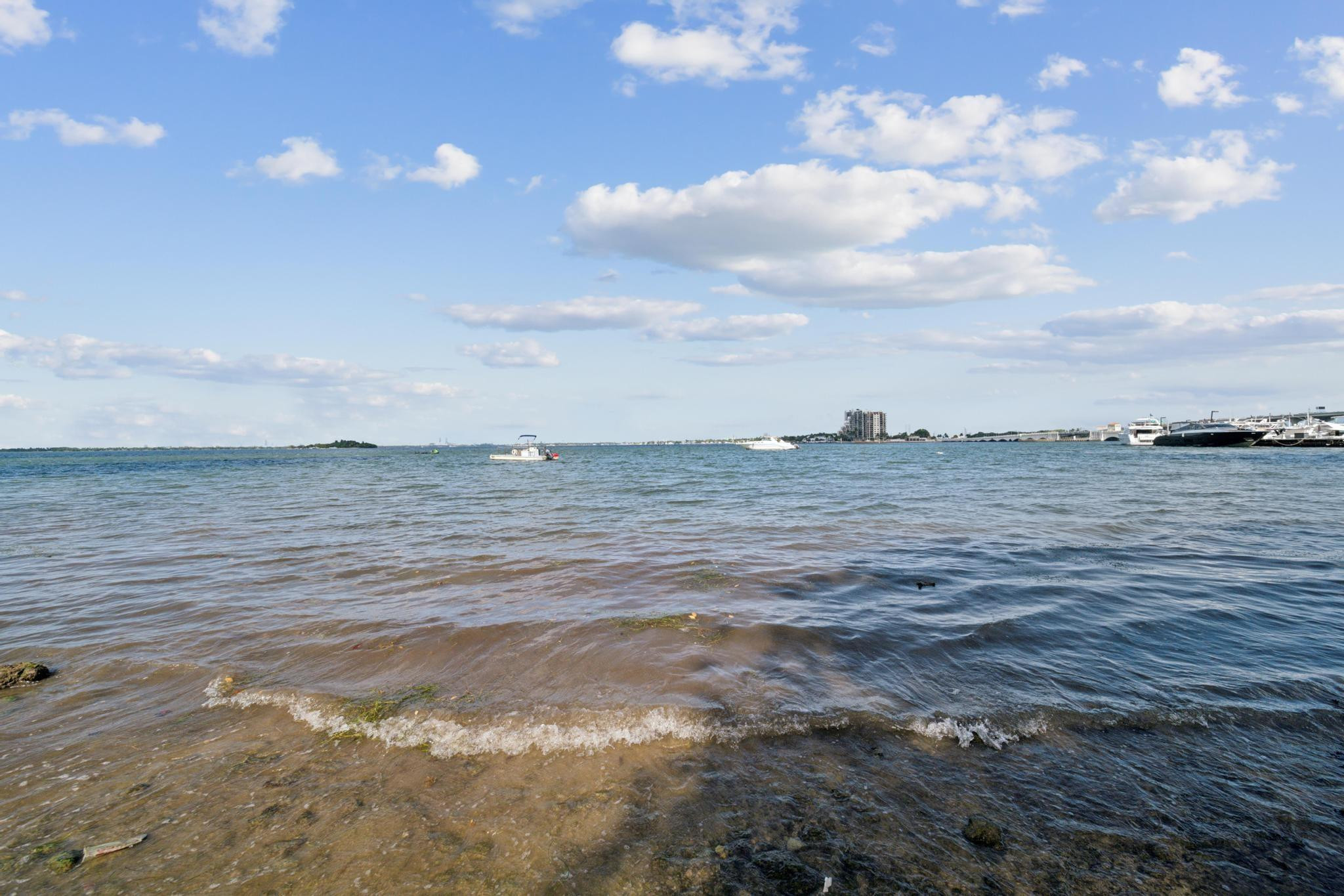 1750 N Bayshore Drive 4315