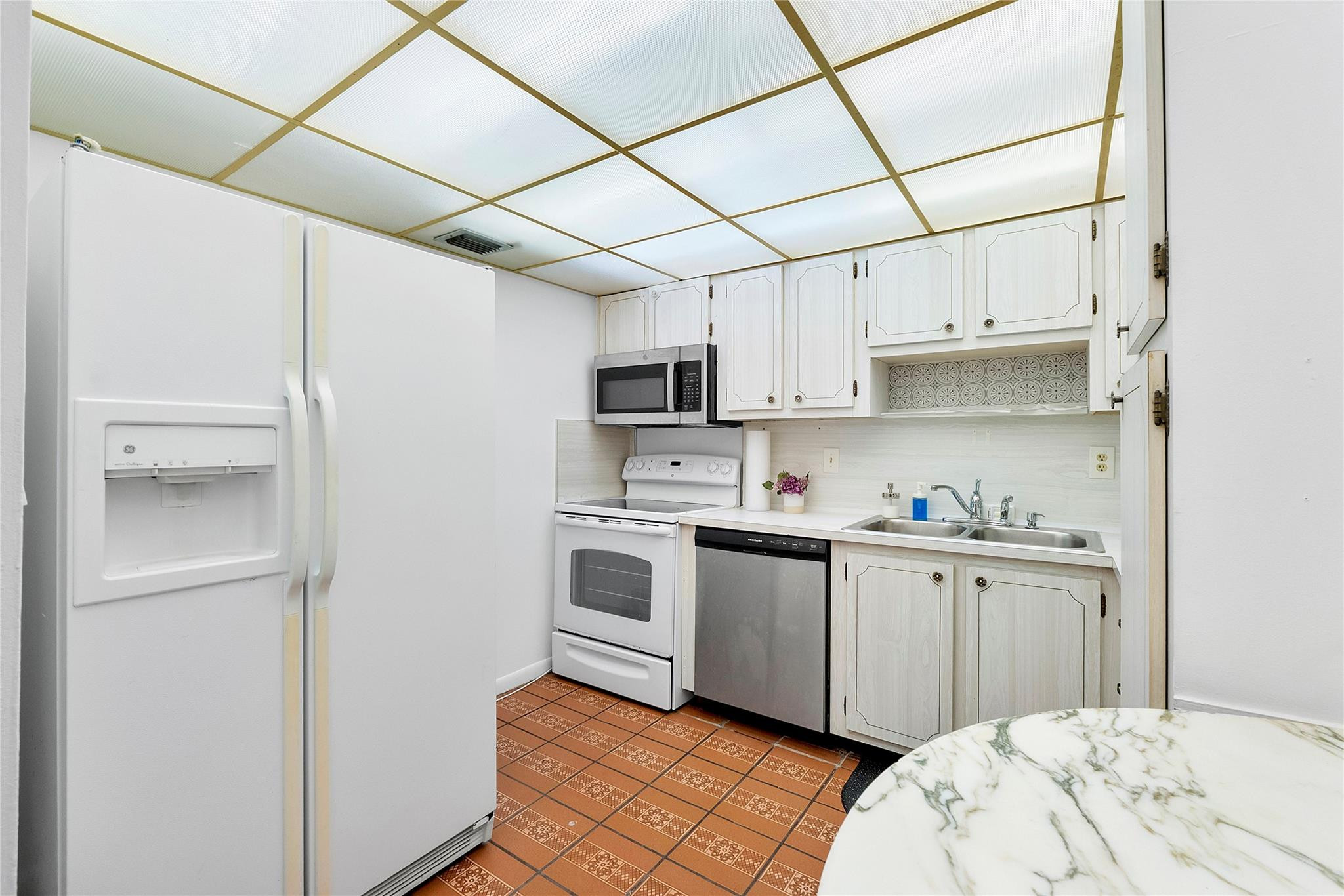 1811 Jefferson Street 708