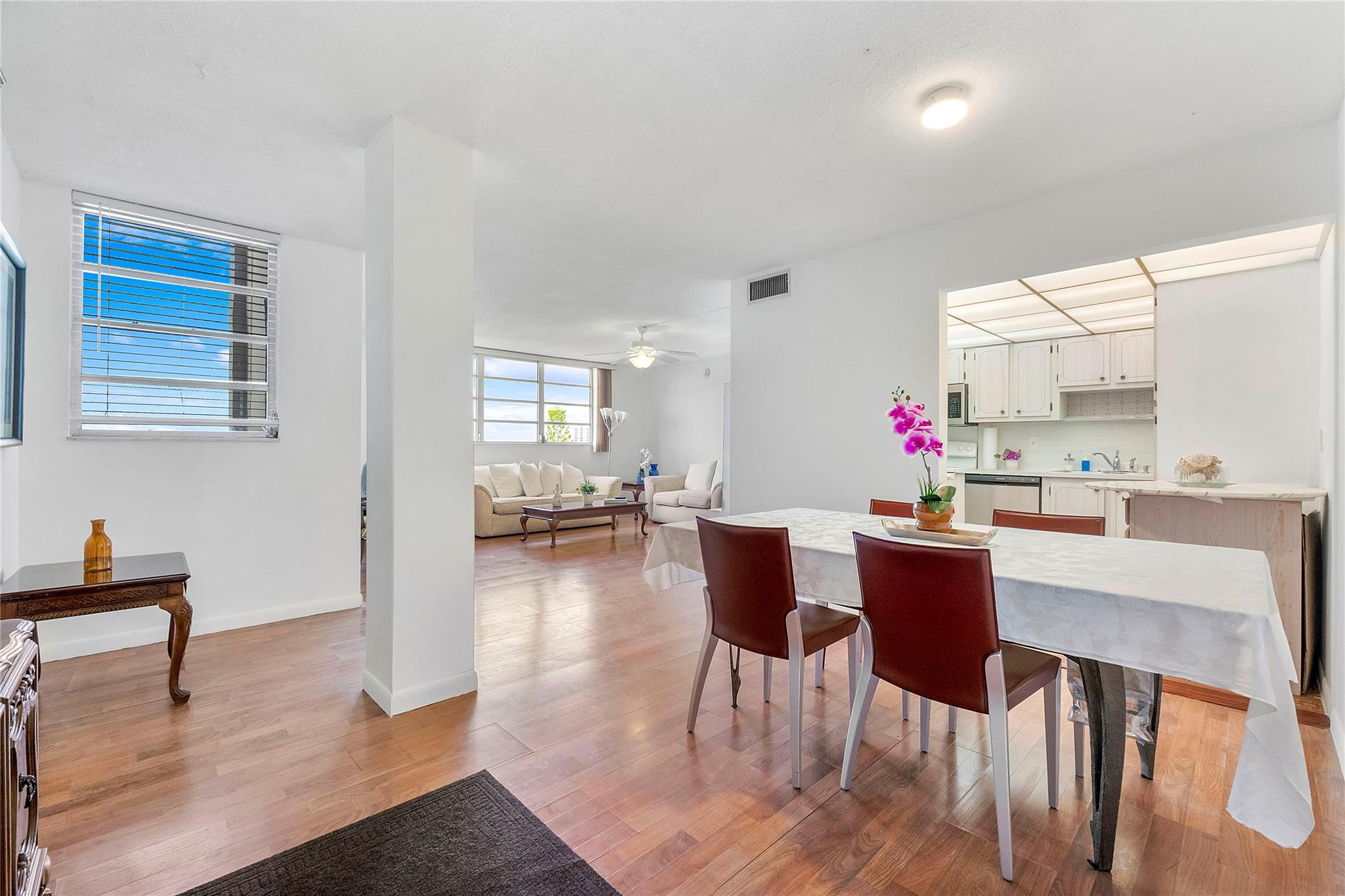 1811 Jefferson Street 708